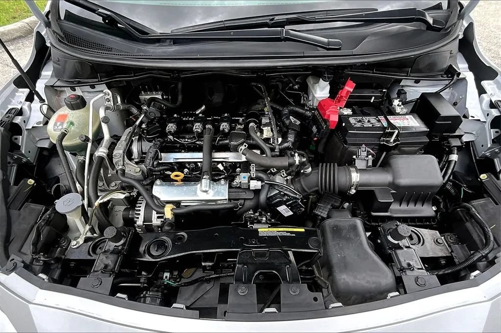 Used 2022 Nissan Versa SV w/ Electronics Package FWD image 9