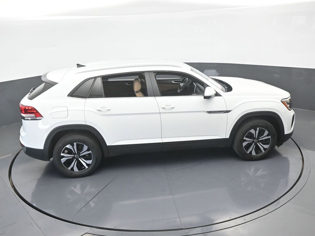 Used 2024 Volkswagen Atlas Cross Sport SE image 50