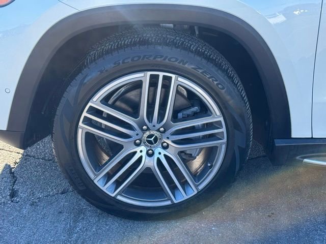 Used 2024 Mercedes-Benz GLS 450 4MATIC image 3