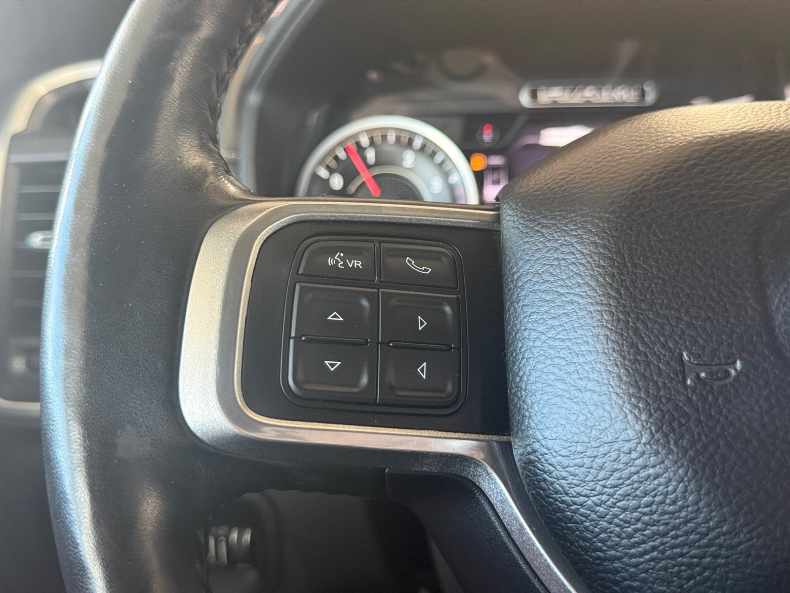 Used 2019 RAM 3500 Laramie w/ Black Appearance Package AWD/4WD image 17