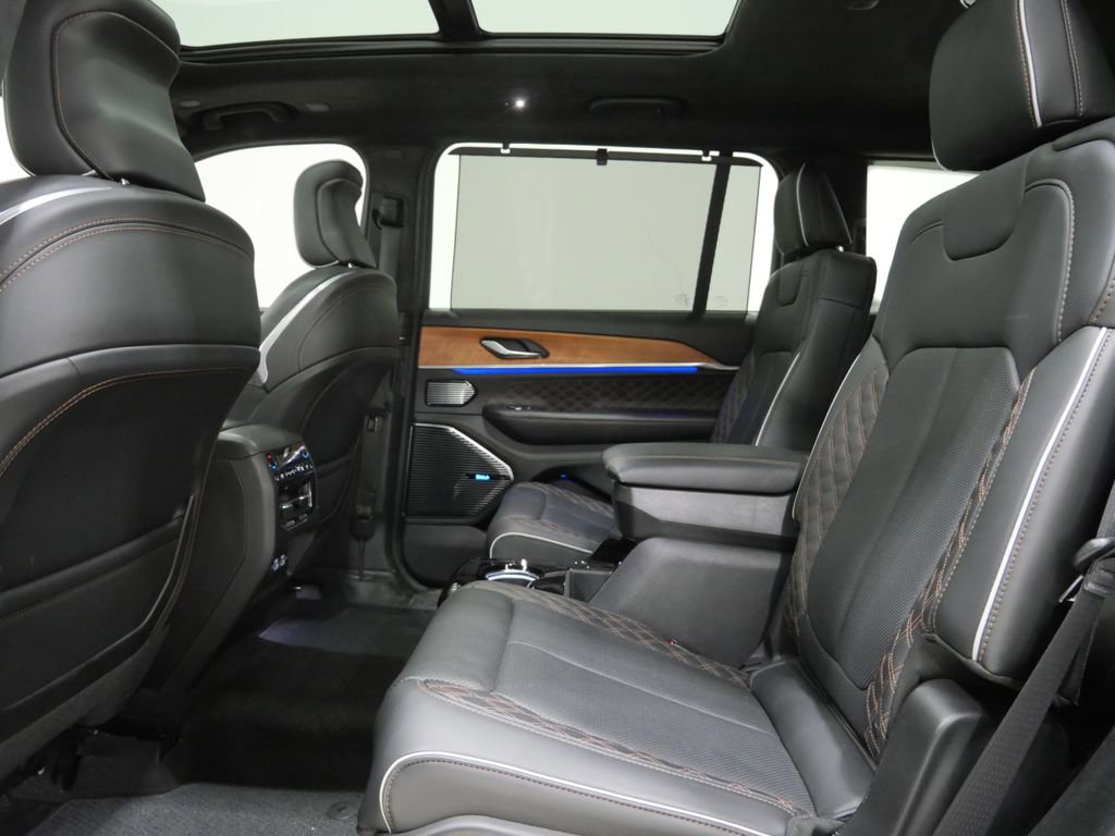 Used 2023 Jeep Grand Cherokee L Summit AWD/4WD image 26