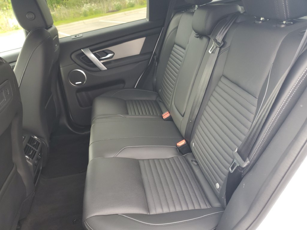 Used 2026 Land Rover Discovery Sport Landmark AWD/4WD image 34
