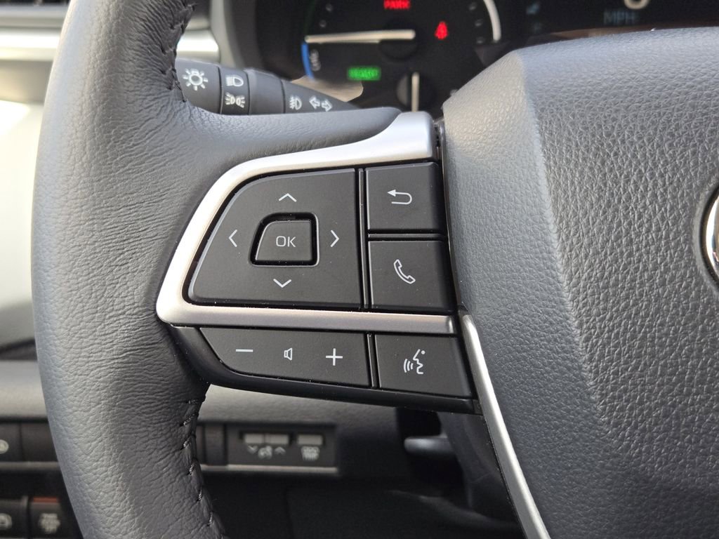 Used 2025 Toyota Sienna XLE w/ XLE Plus Package image 30