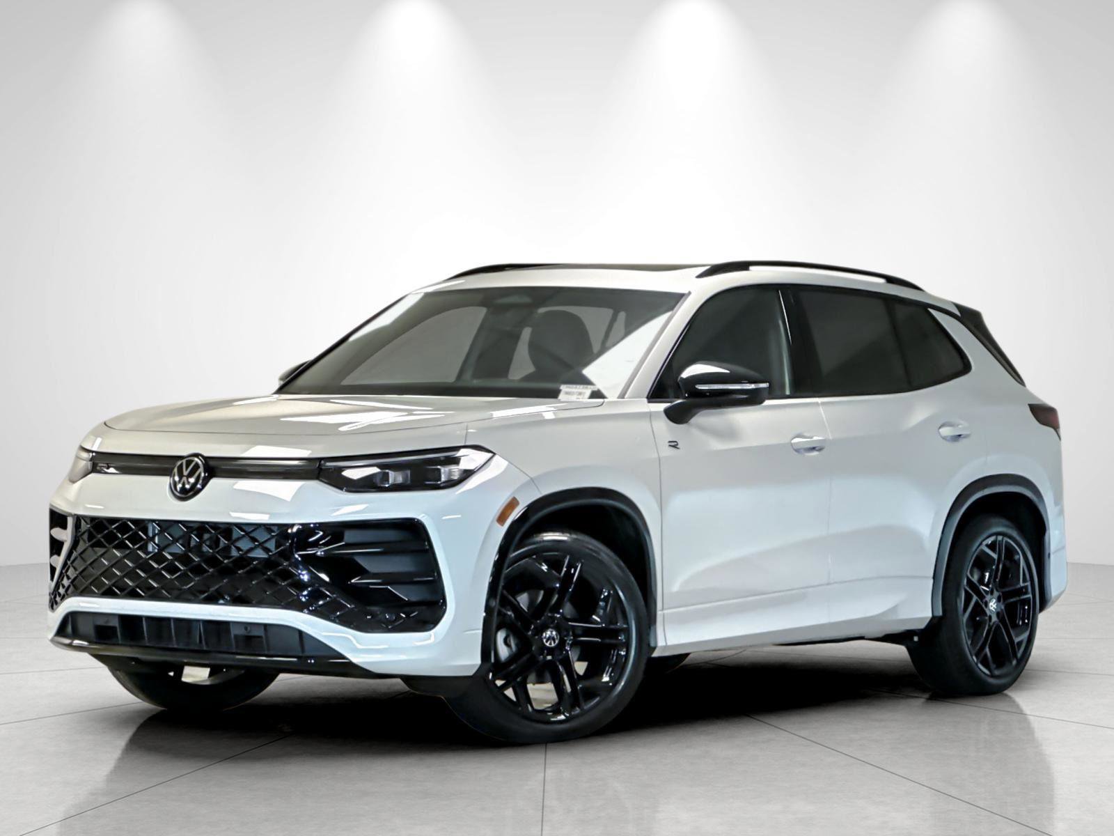 New 2026 Volkswagen Tiguan SE R-Line FWD image 1