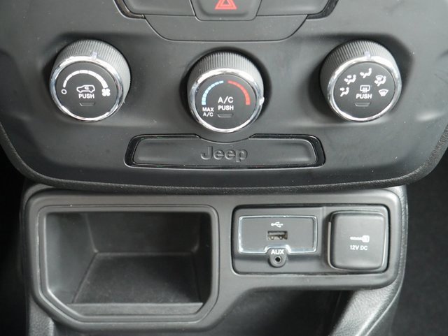 Used 2019 Jeep Renegade Sport image 19