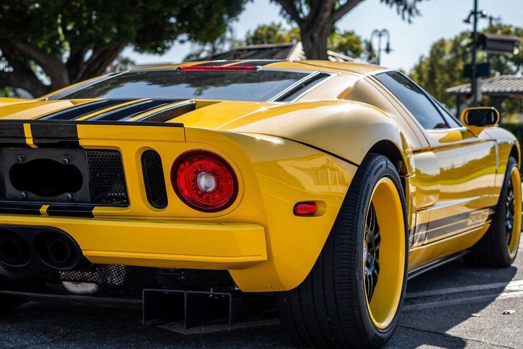 Used 2006 Ford GT RWD image 94