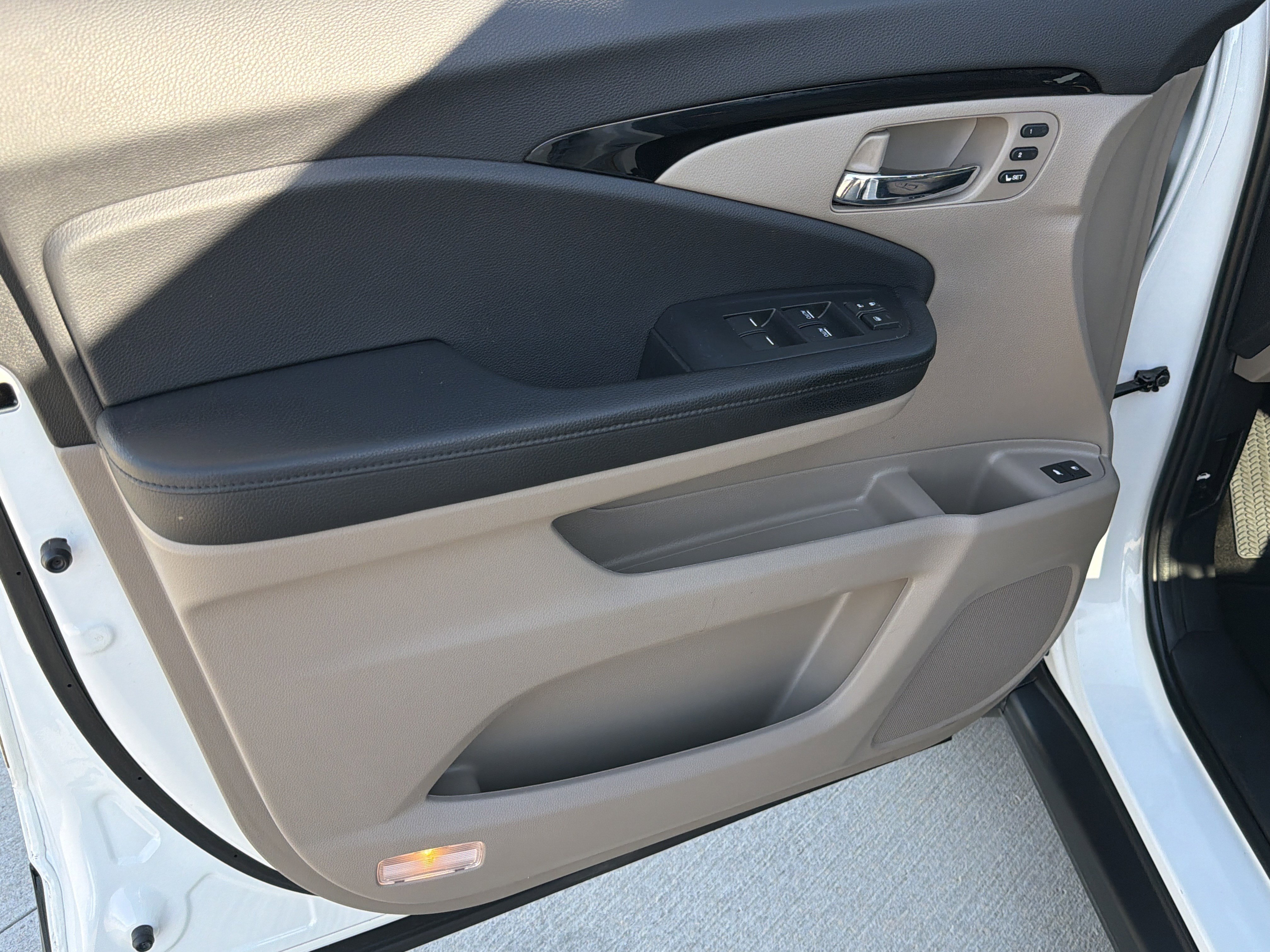Used 2020 Honda Pilot Touring image 14