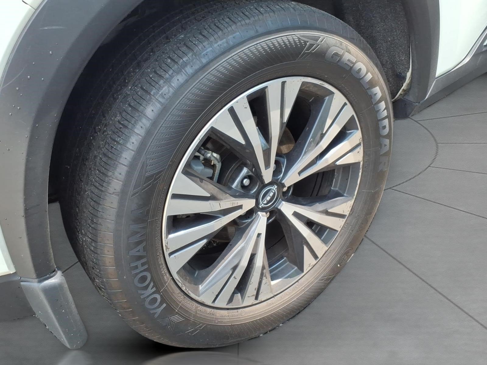Used 2023 Nissan Rogue SV AWD/4WD image 5