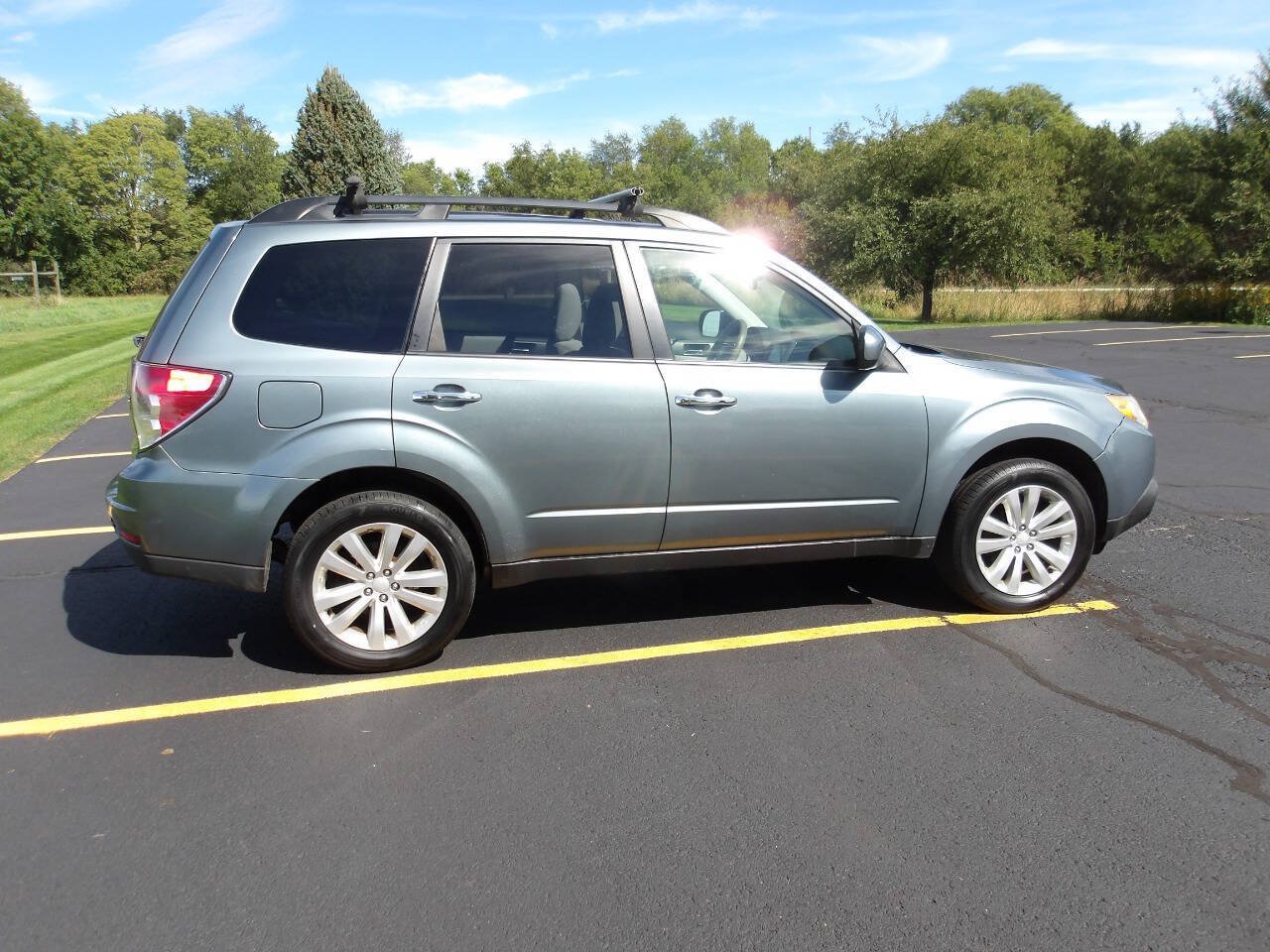 Used 2013 Subaru Forester 2.5X Premium w/ All-Weather Pkg AWD/4WD image 45