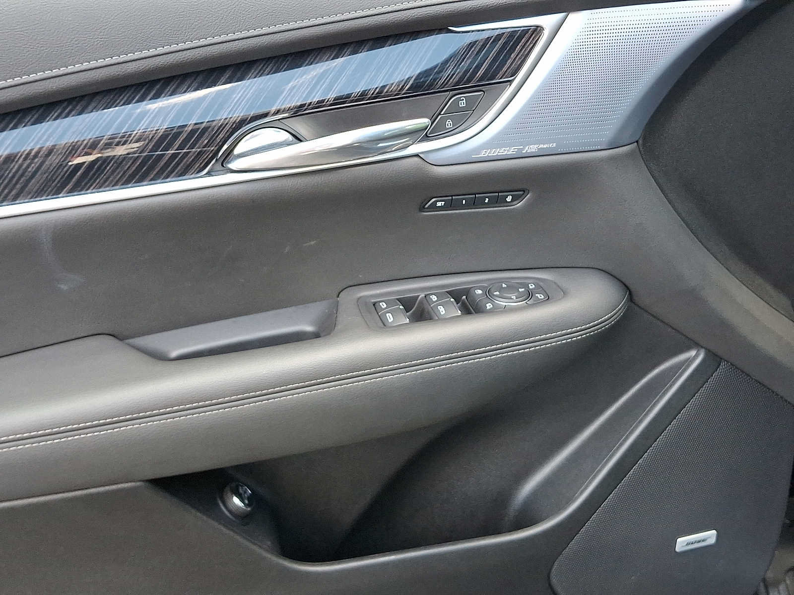 Used 2024 Cadillac XT6 Premium Luxury AWD/4WD image 12