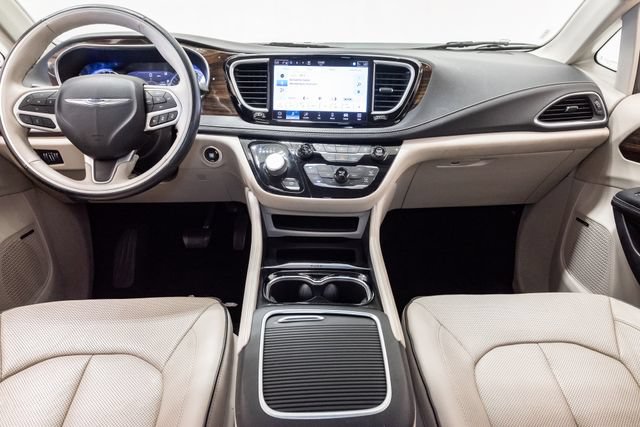 Used 2021 Chrysler Pacifica Limited w/ Premium & Safety Sphere Group AWD/4WD image 32