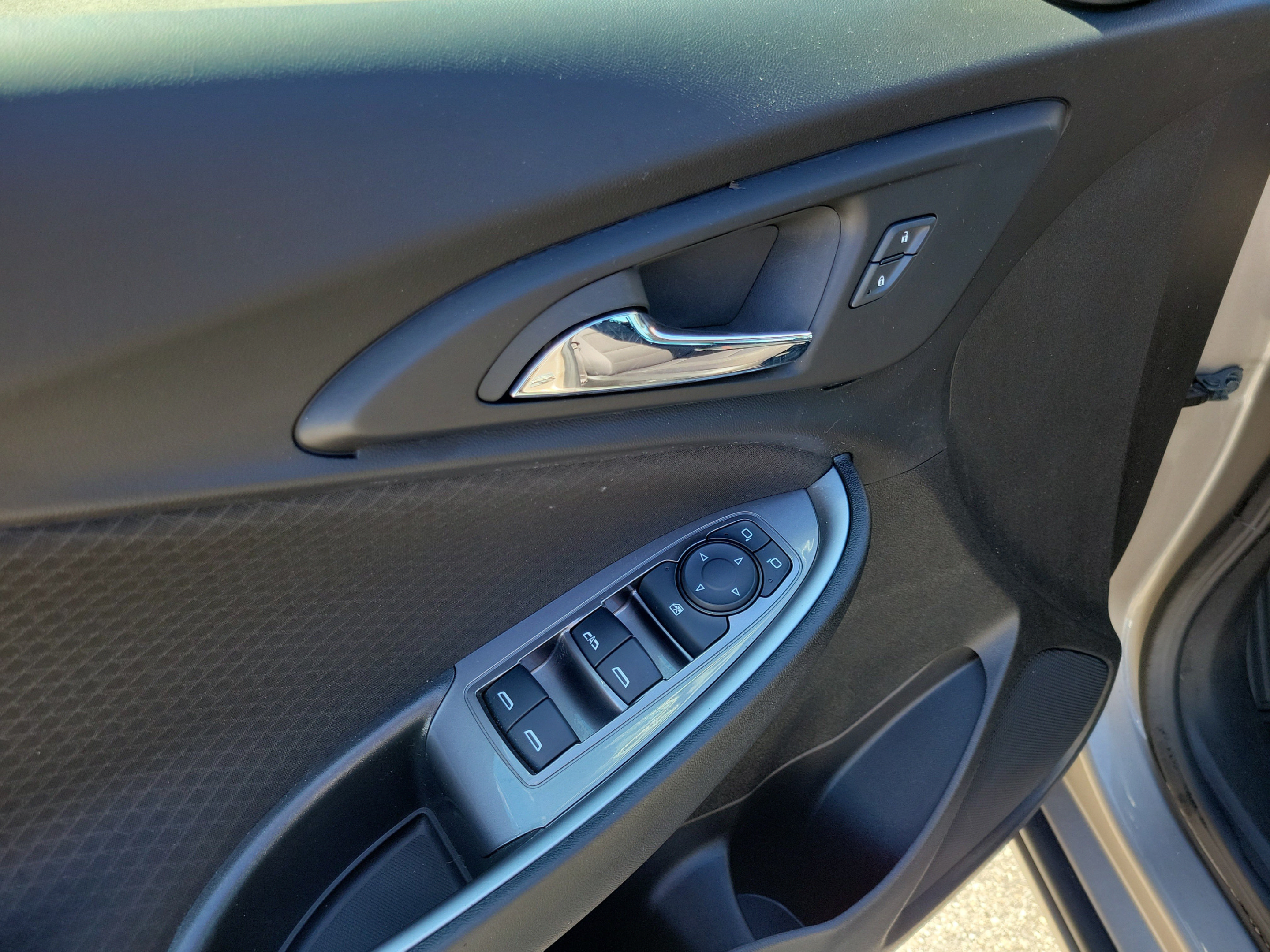 Used 2025 Chevrolet Malibu LT FWD image 15