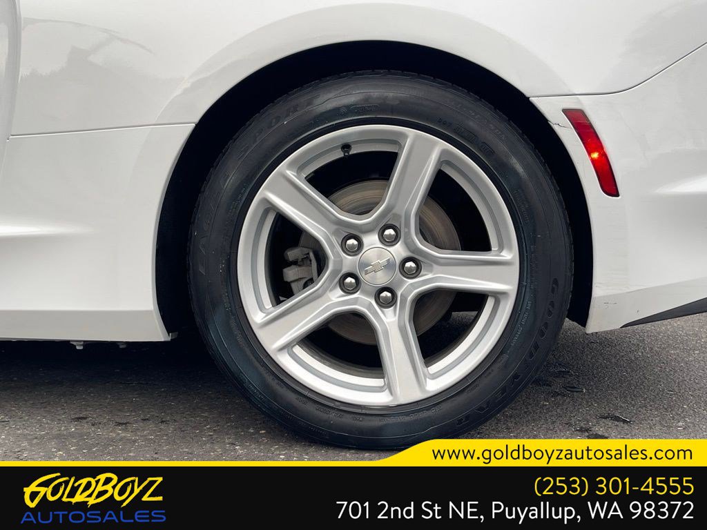 Used 2022 Chevrolet Camaro LT RWD image 38