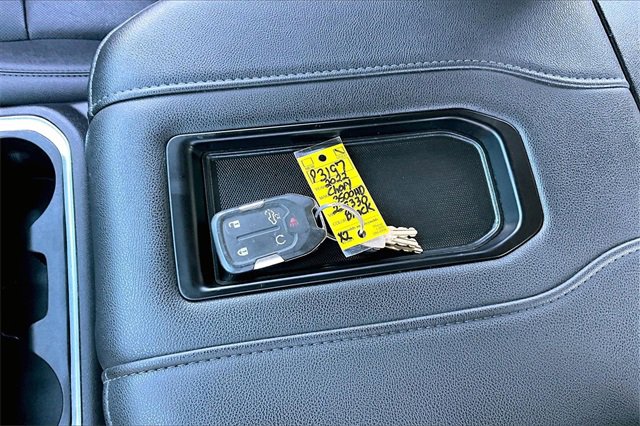 Used 2022 Chevrolet Silverado 3500 LTZ image 36