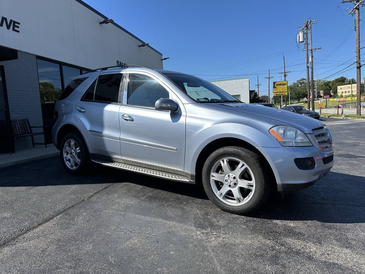 Used 2007 Mercedes-Benz ML 350 4MATIC w/ P1 Pkg image 5