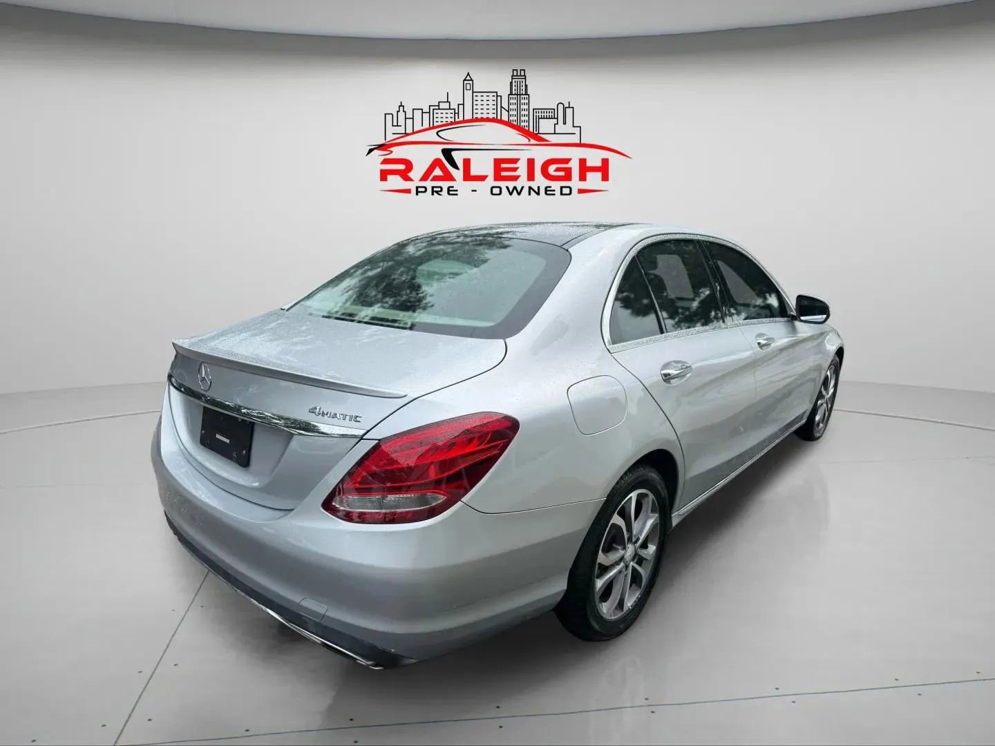 Used 2016 Mercedes-Benz C 300 4MATIC Sedan image 4