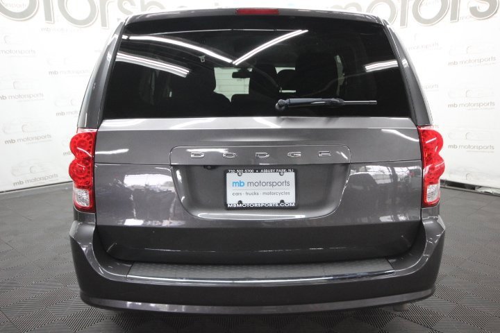 Used 2019 Dodge Grand Caravan SE w/ UConnect Hands-Free Group image 4