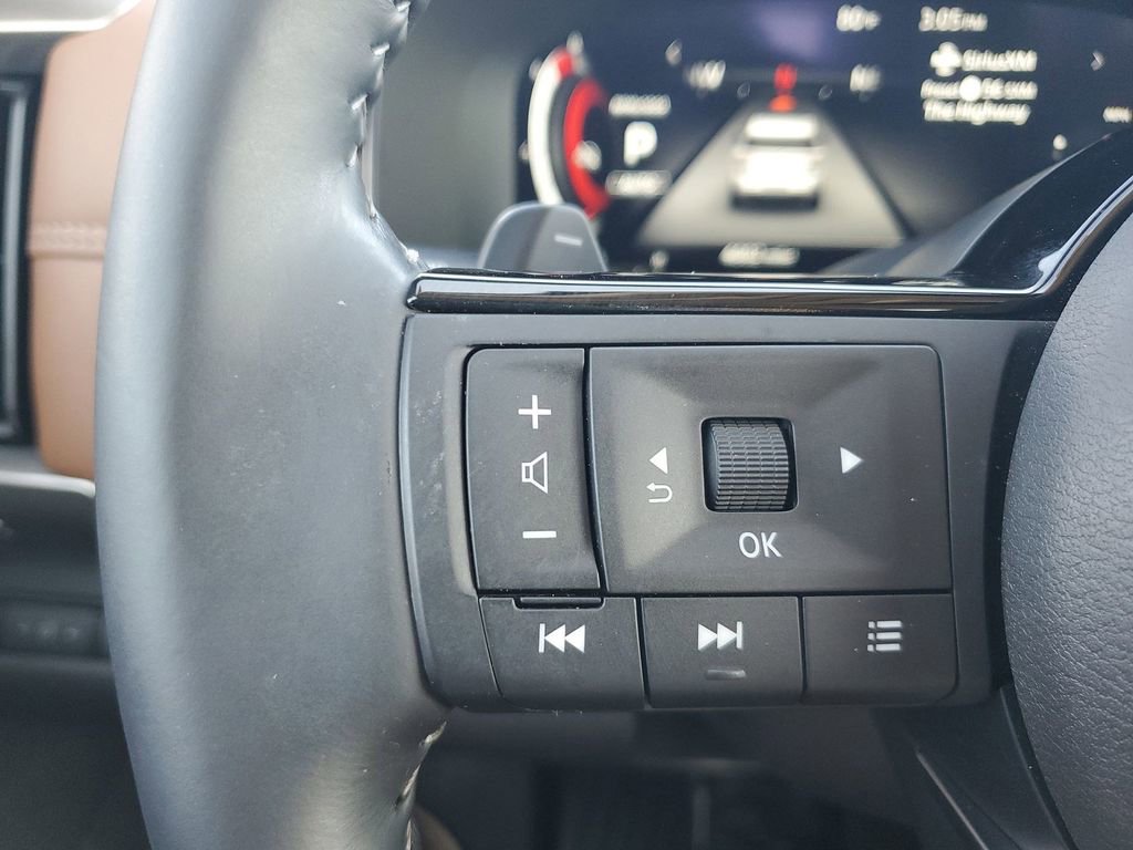 Used 2025 Nissan Pathfinder Platinum image 36