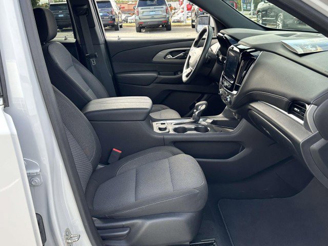 Used 2023 Chevrolet Traverse LT image 9