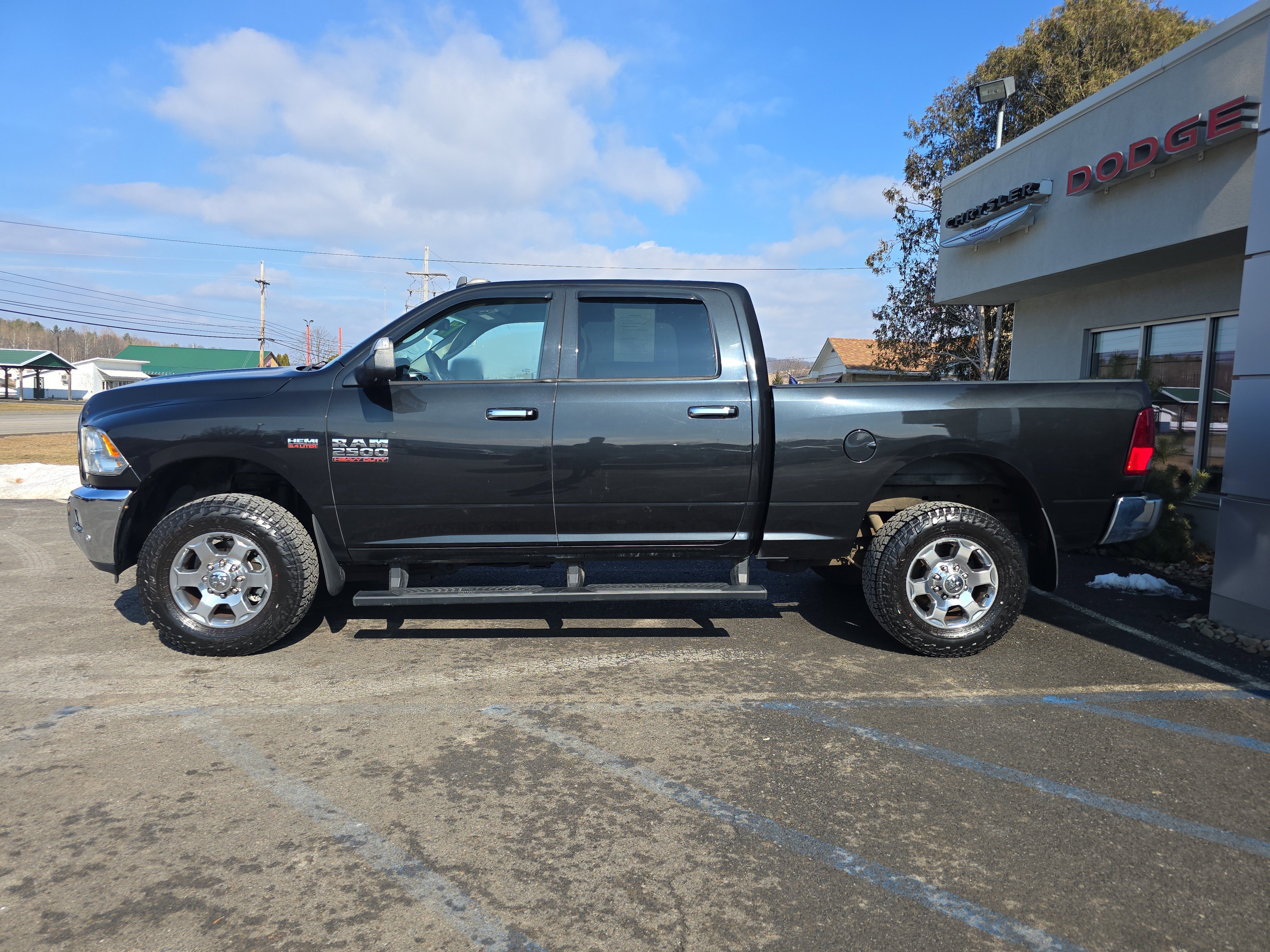 Used 2017 RAM 2500 SLT w/ Snow Chief Group image 7