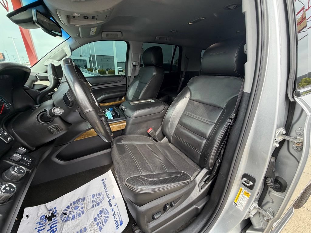 Used 2017 GMC Yukon Denali AWD/4WD image 12