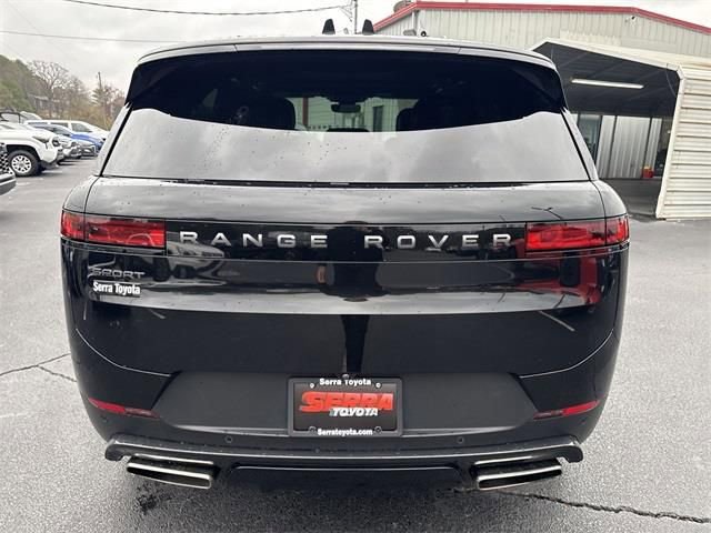 Used 2024 Land Rover Range Rover Sport SE image 12