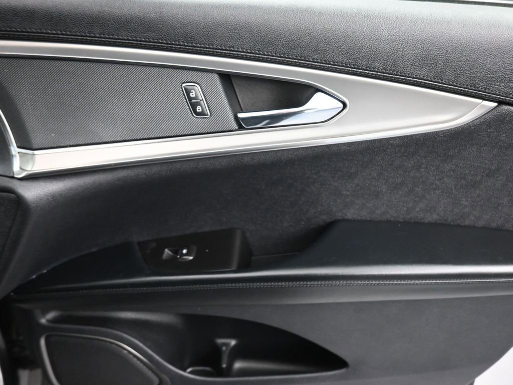 Used 2019 Lincoln Nautilus Select image 43