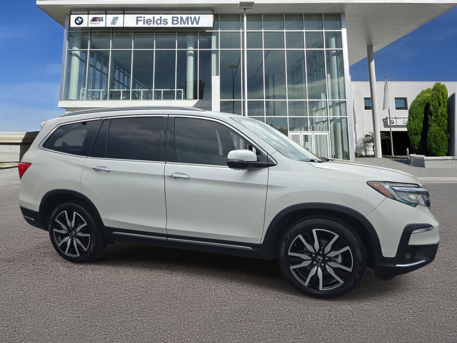 Used 2019 Honda Pilot Touring image 1