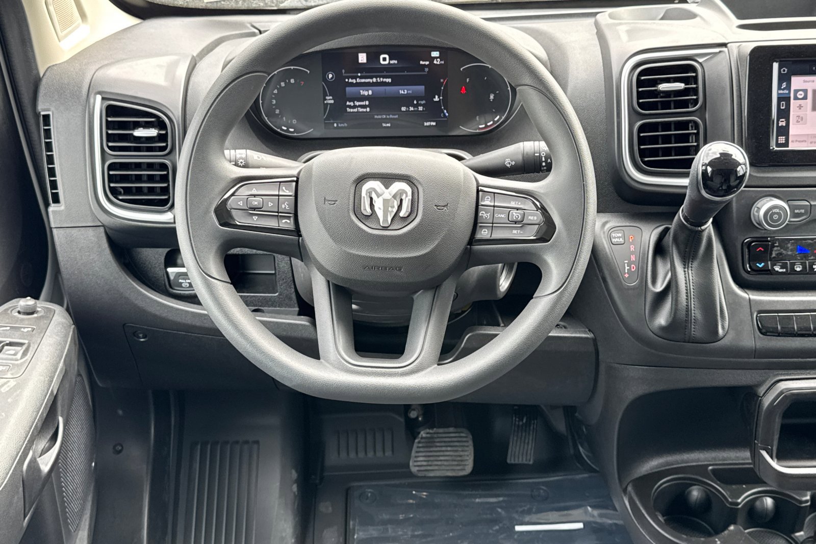 New 2026 RAM ProMaster 2500 w/ Quick Order Package 22G SLT image 12