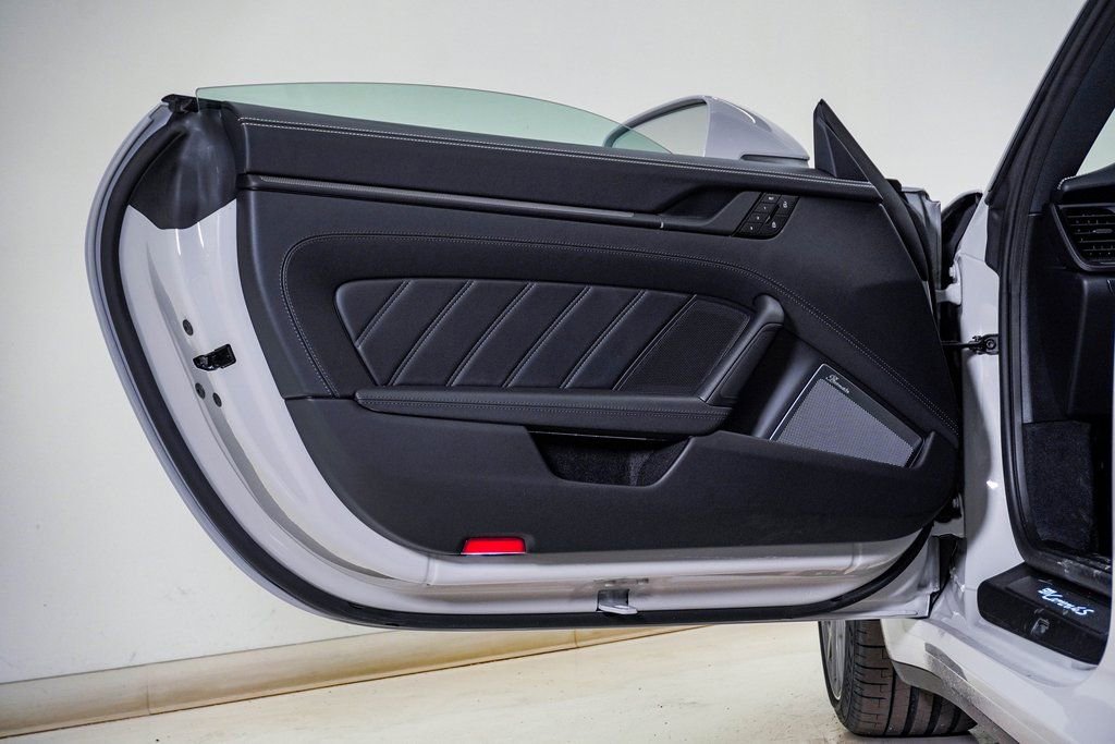 New 2026 Porsche 911 Carrera 4S image 28