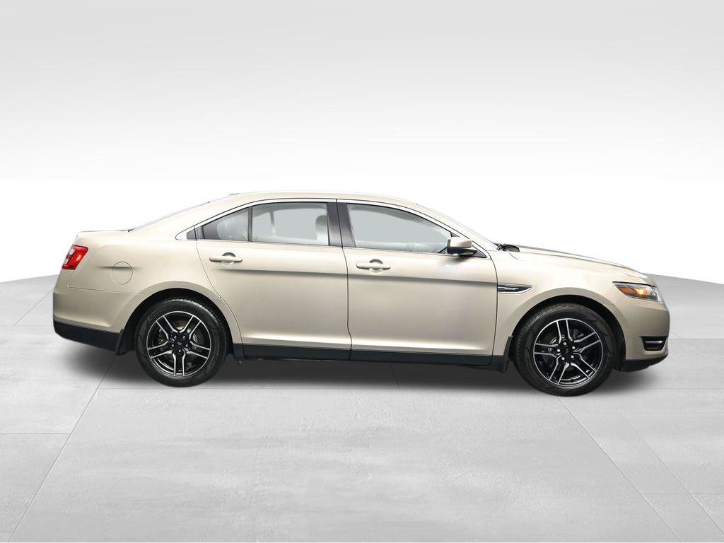 Used 2018 Ford Taurus SEL FWD image 6