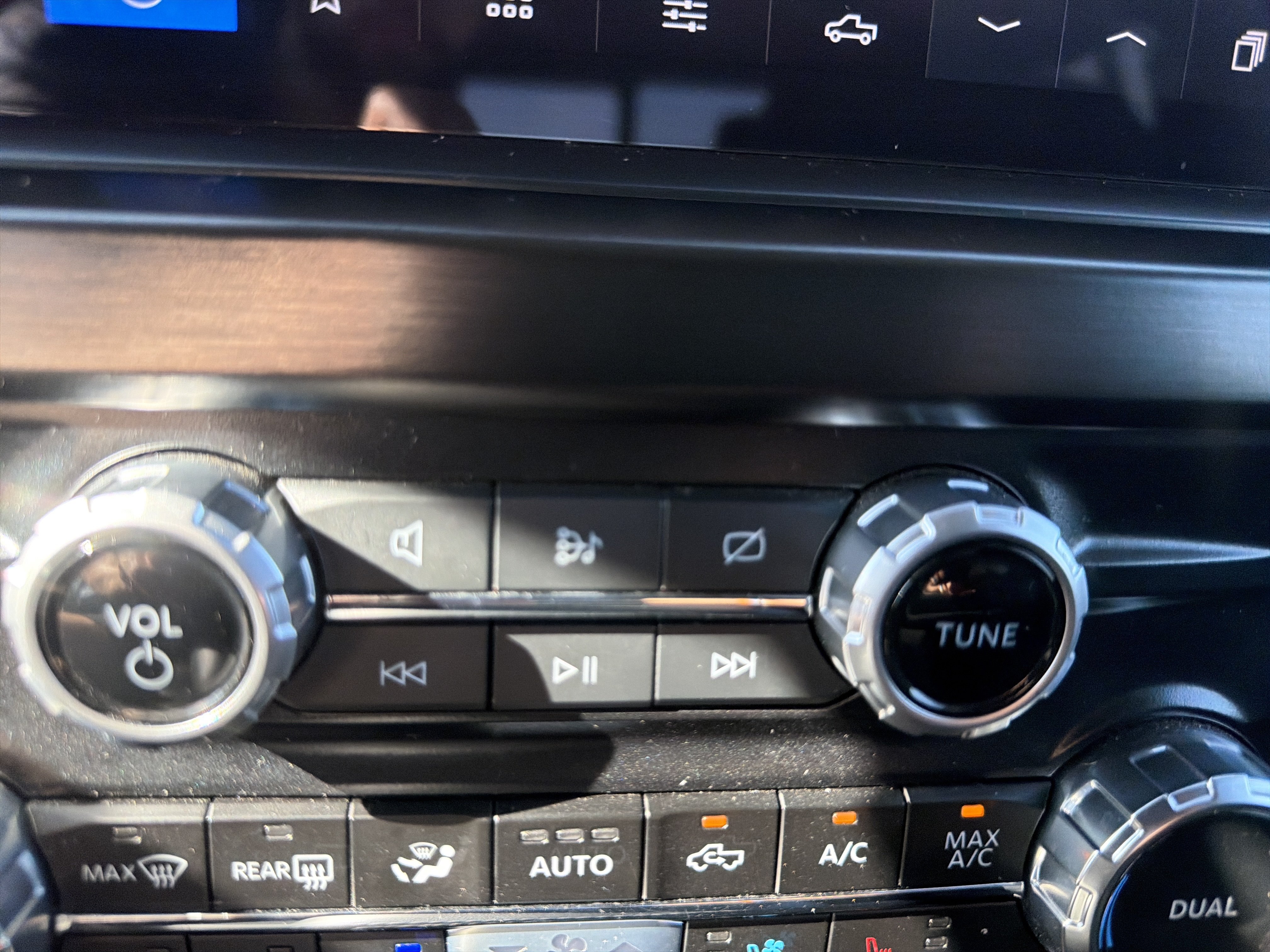 Used 2024 Ford F350 Lariat w/ Camper Package AWD/4WD image 29