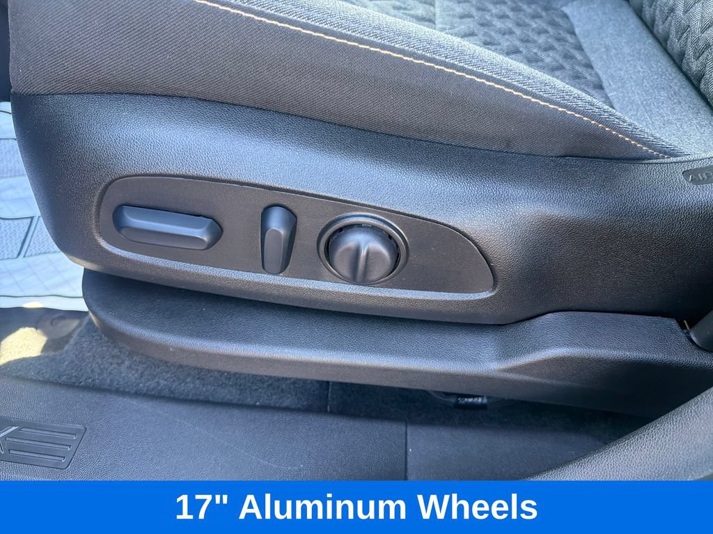 Used 2024 Chevrolet Equinox LT AWD/4WD image 13