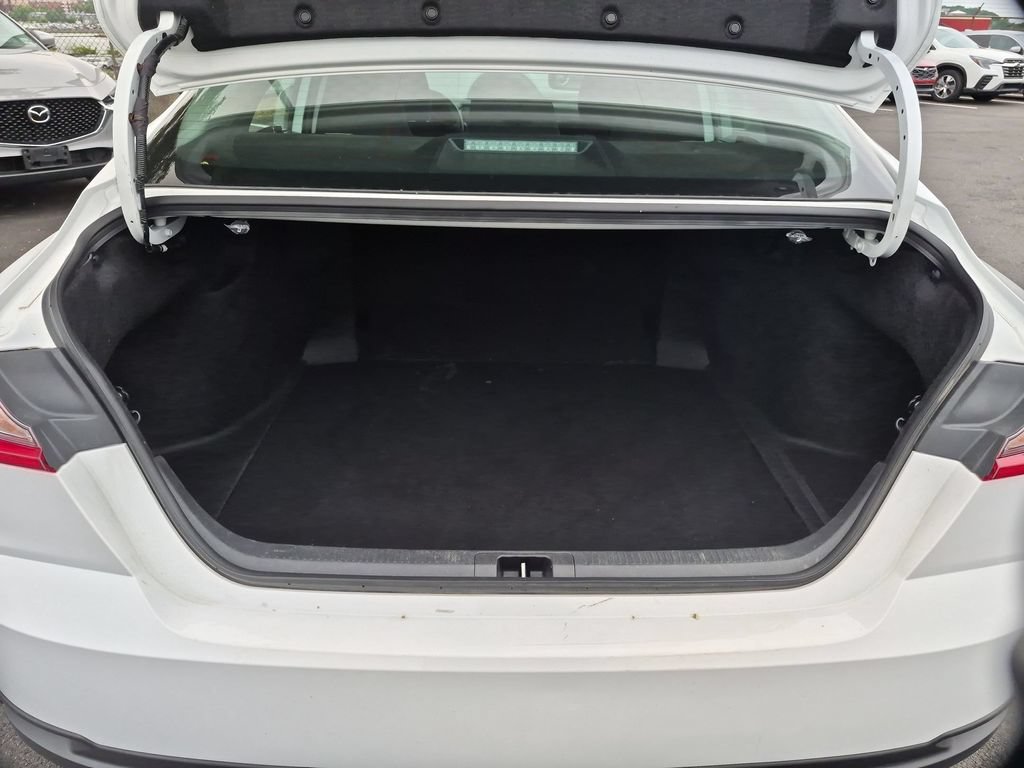 Used 2025 Toyota Camry LE FWD image 28