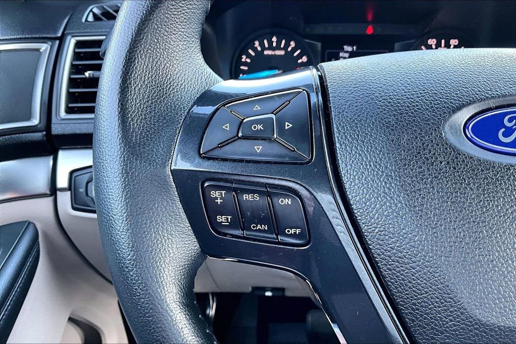 Used 2019 Ford Explorer XLT image 18