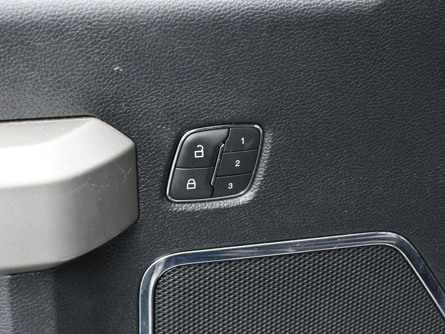 Used 2019 Ford F250 Lariat w/ Lariat Ultimate Package image 13