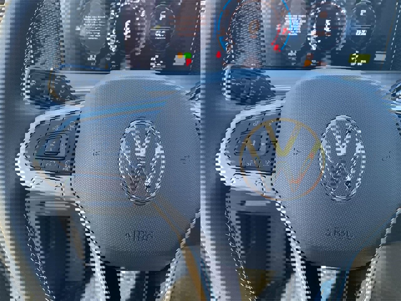 New 2025 Volkswagen Tiguan SE image 20