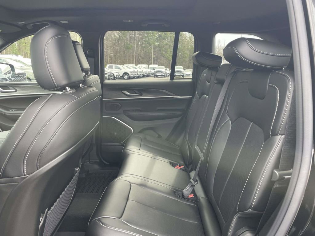 New 2026 Jeep Grand Cherokee Limited image 19