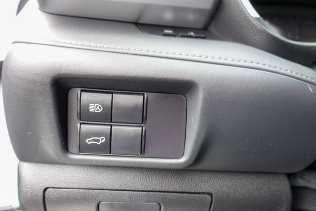 Certified 2023 Toyota Highlander XLE image 17