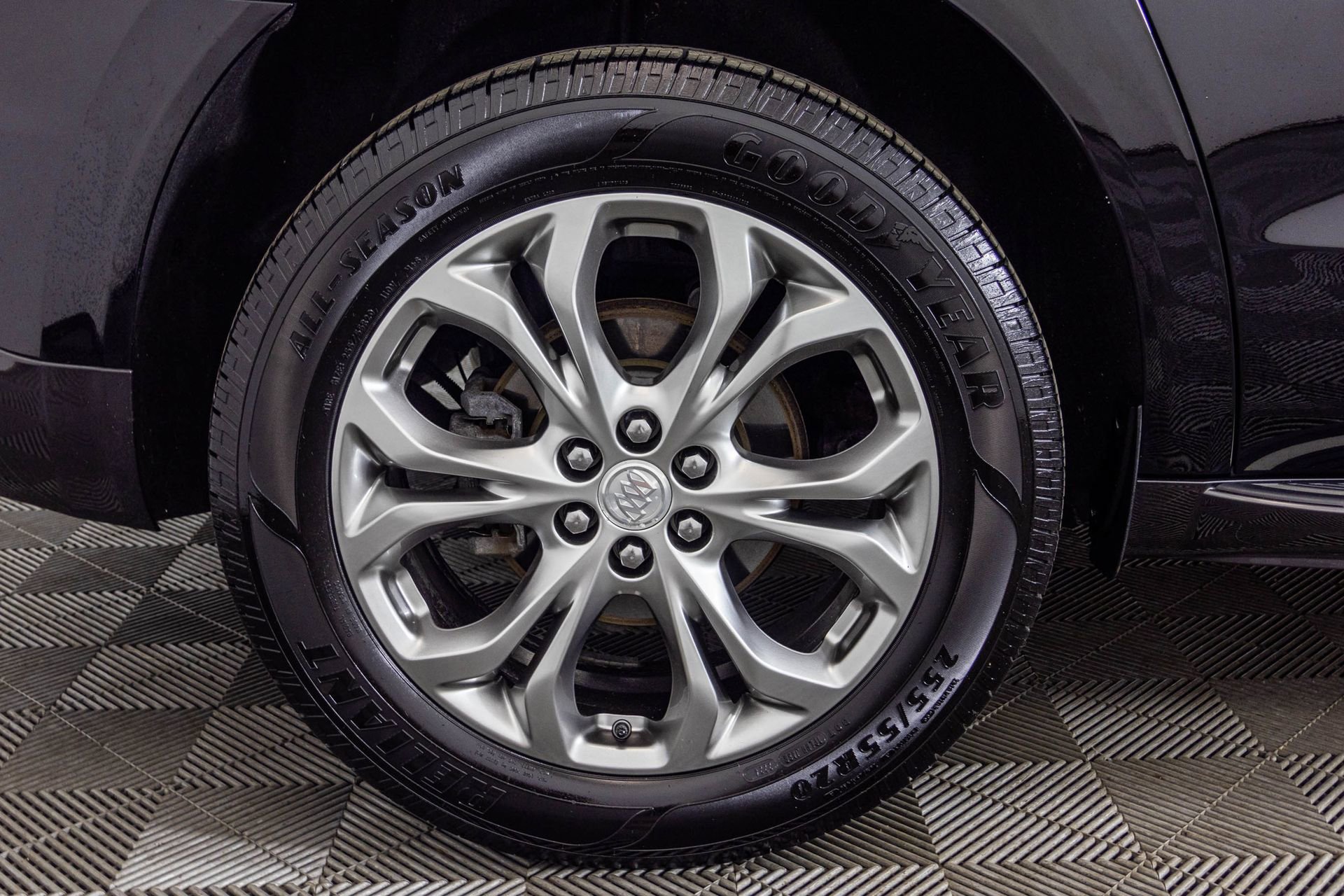 Used 2018 Buick Enclave Avenir w/ Avenir Technology Package image 60