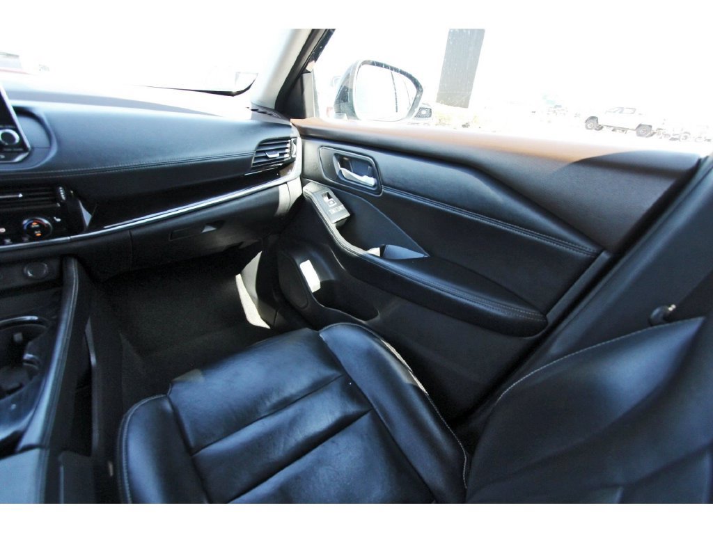 Used 2022 Nissan Rogue SL FWD image 11