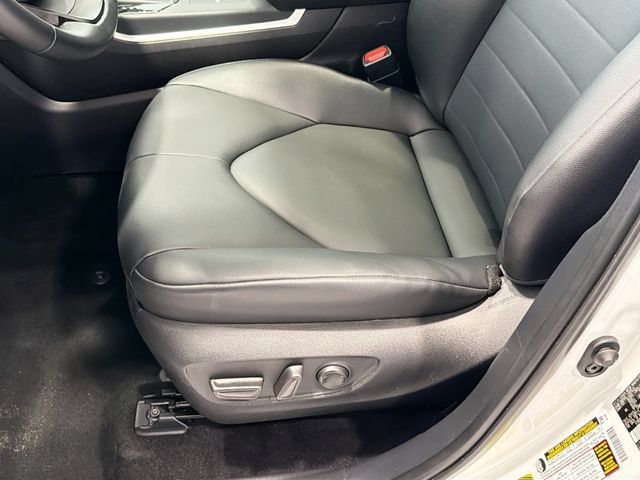 Certified 2025 Toyota Highlander XLE FWD image 16