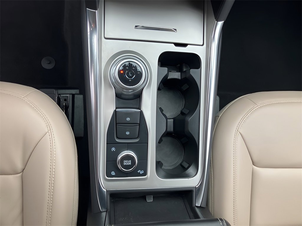 Used 2023 Ford Explorer XLT w/ Equipment Group 202A image 27