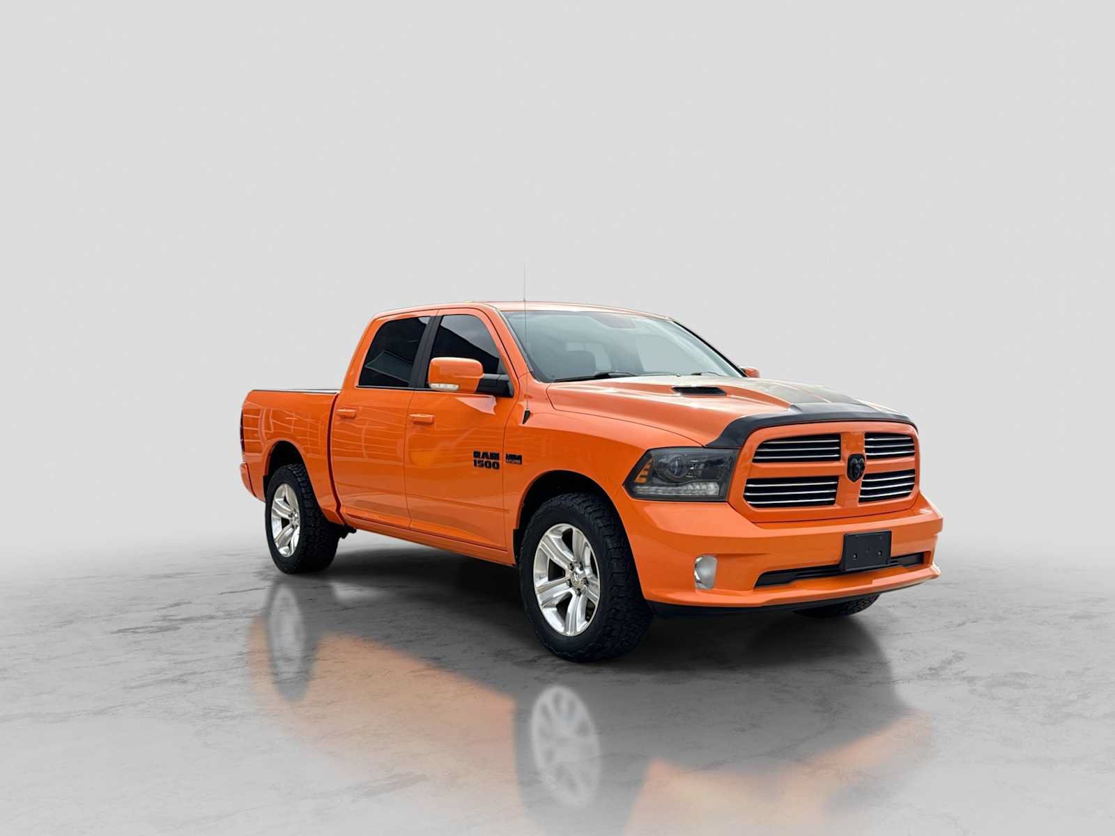 Used 2015 RAM 1500 Sport w/ Ignition Orange Sport Package AWD/4WD image 8