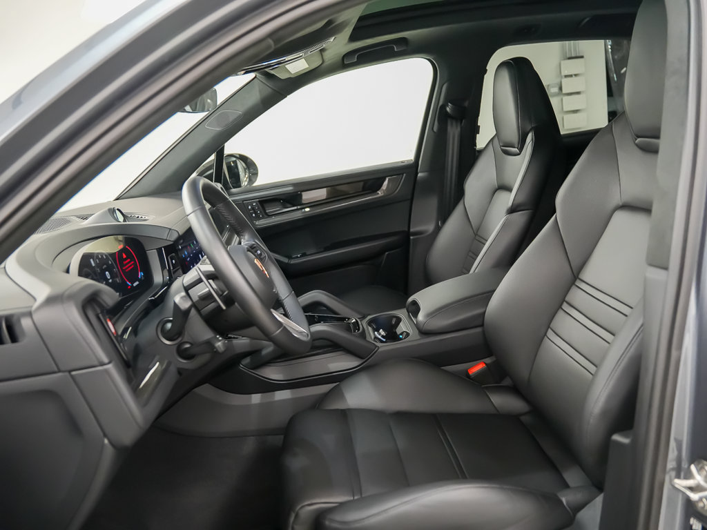 New 2026 Porsche Cayenne GTS w/ Premium Package Plus AWD/4WD image 5