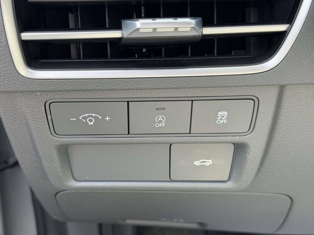 Used 2025 Hyundai Sonata SE FWD image 18