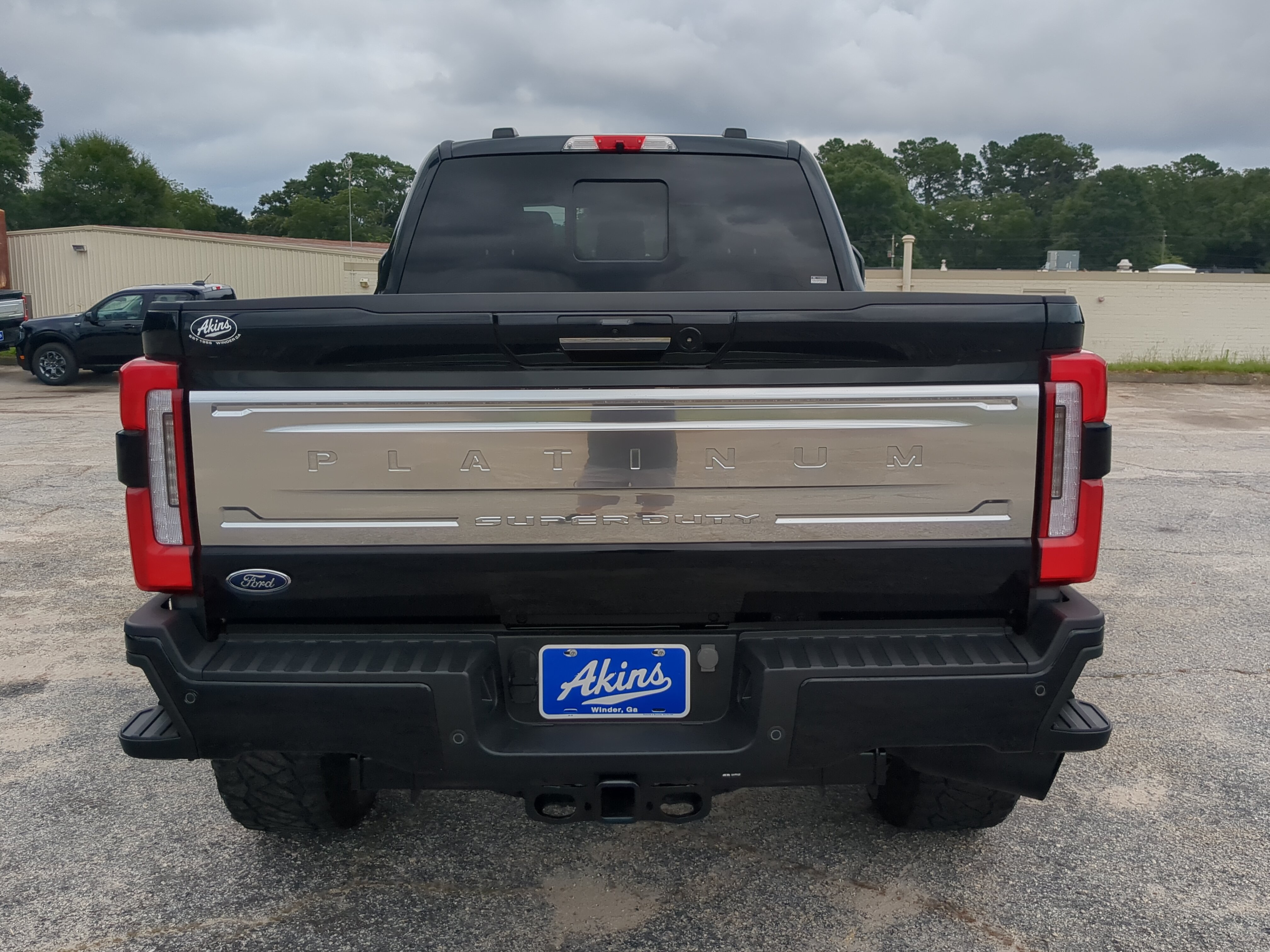 Used 2024 Ford F350 Platinum w/ Tremor Off-Road Package AWD/4WD image 4