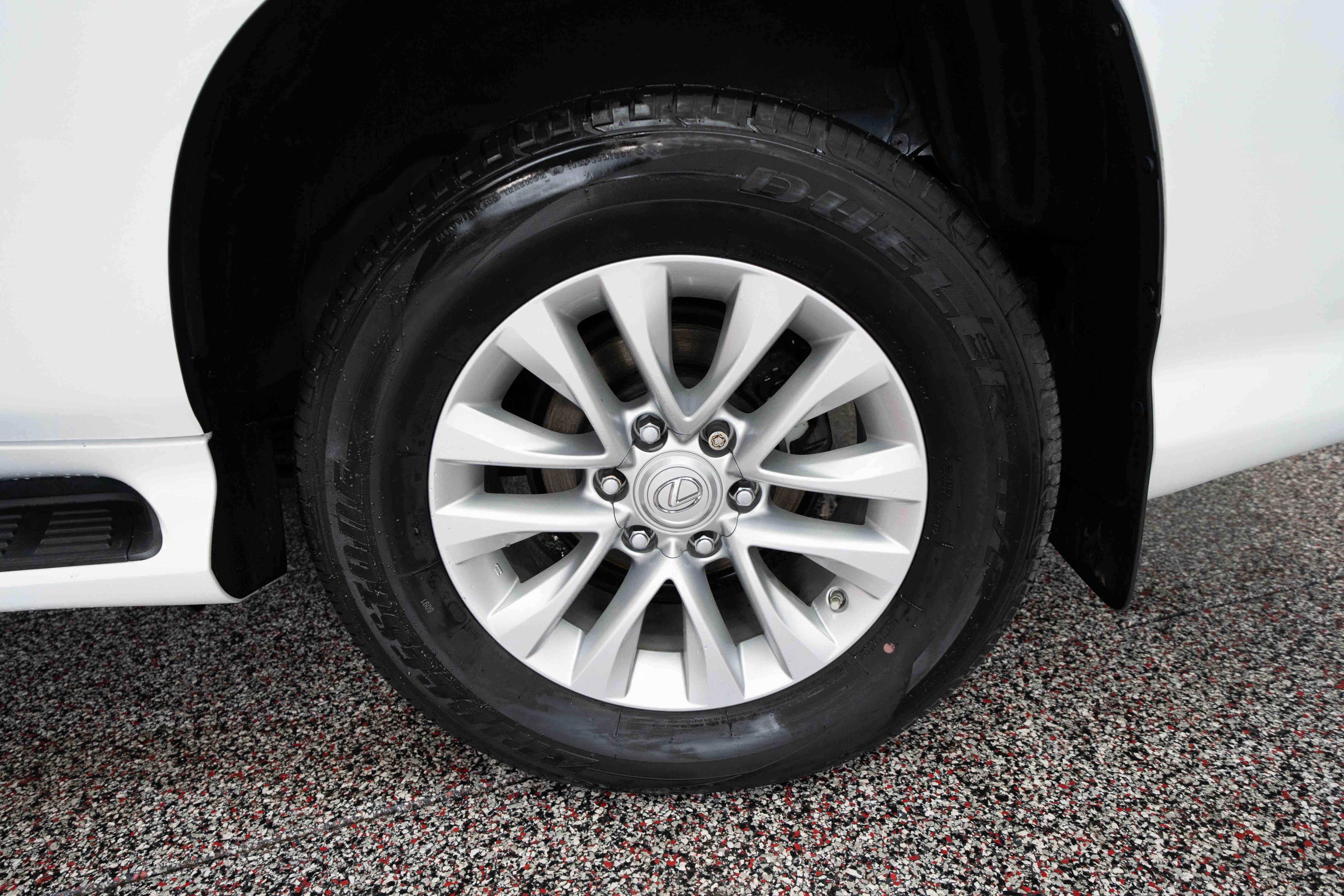 Used 2021 Lexus GX 460 Premium w/ Premium Package image 29