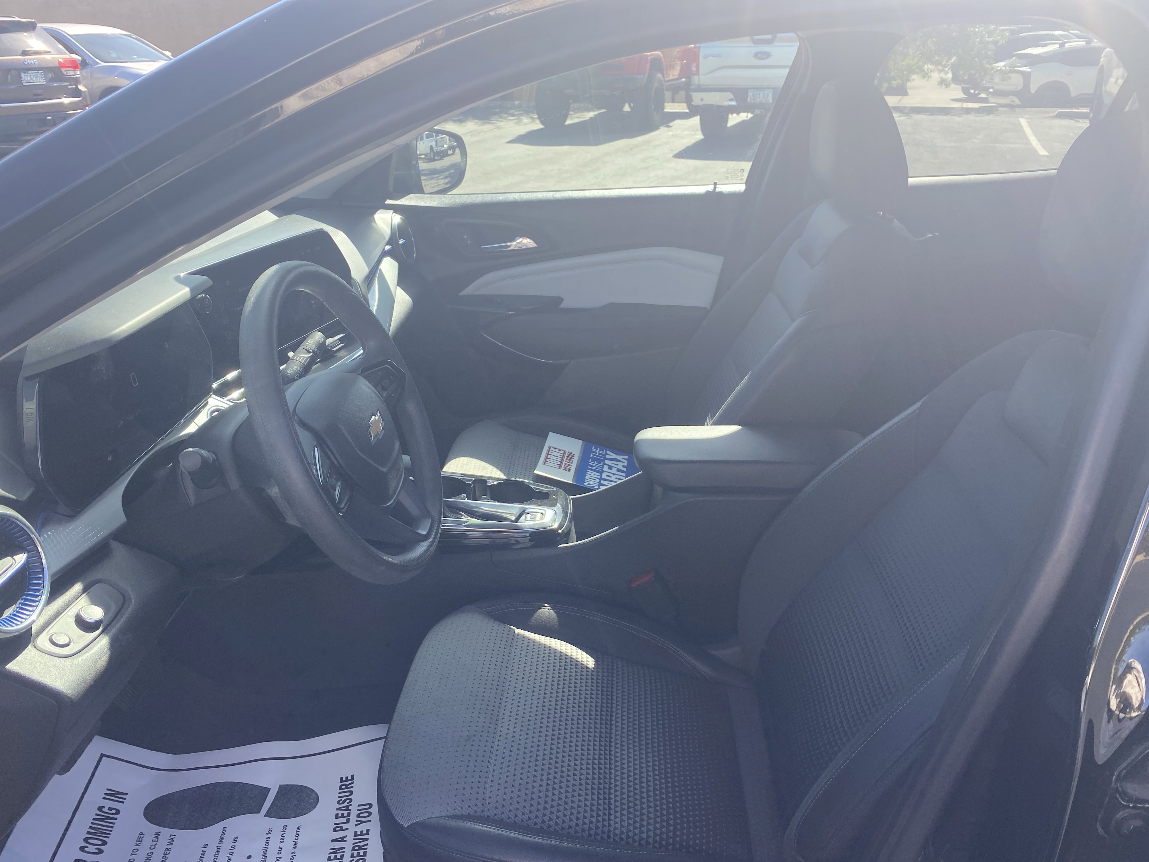 Used 2024 Chevrolet Trax LT FWD image 9