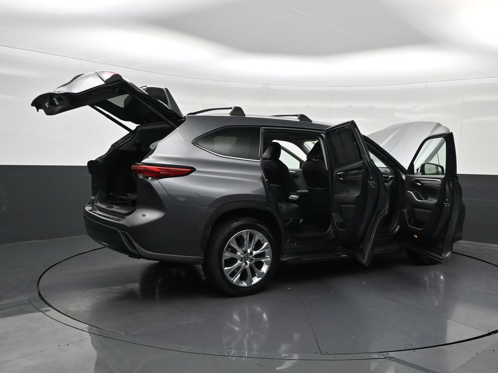 Used 2023 Toyota Highlander Limited FWD image 35